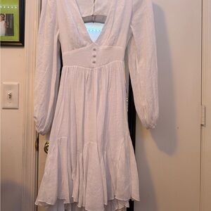 Elegant White Long Sleeve Dress